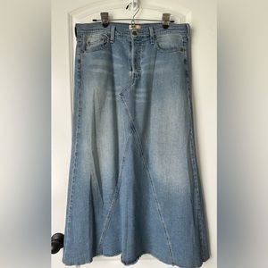 Vintage Levi’s Jeans Denim Maxi Skirt distressed, stretch size 9 low rise